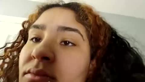 Snapshot of mommybubbles chatting on February 2, 1:19 pm Mommy bubbles online show from February 2, 1:19 pm