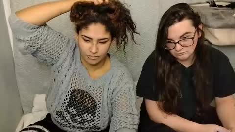 Snapshot of mommybubbles chatting on February 26, 2:57 pm Mommy bubbles online show from February 26, 2:57 pm