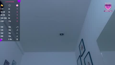 Snapshot of mommyissuess_ chatting on February 5, 8:21 am Daphne online show from February 5, 8:21 am