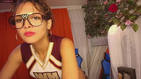 Snapshot of mommyjeva chatting on December 14, 11:01 pm Mommy Jeva online show from December 14, 11:01 pm