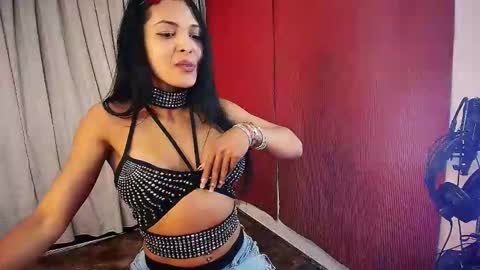 Snapshot of mommyjeva chatting on November 3, 10:21 pm Mommy Jeva online show from November 3, 10:21 pm