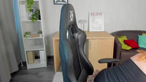 mon1ca_jones online show from February 8, 9:02 am