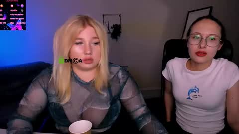 Mona  online show from September 9, 7:35 pm