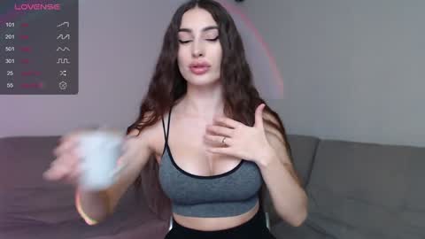 Hey Guys im Mona. PVT is Open Please Make me CUM online show from December 27, 4:43 pm