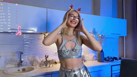 Mona online show from December 24, 5:13 pm