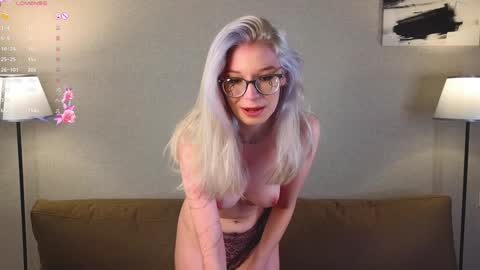 Mona online show from January 20, 8:40 pm