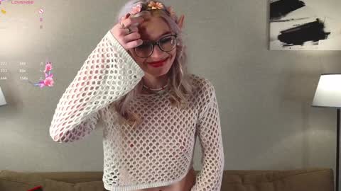 Mona online show from January 25, 11:22 pm