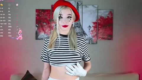 Mona online show from February 24, 5:09 pm