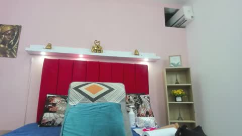 paola online show from October 12, 2:16 pm