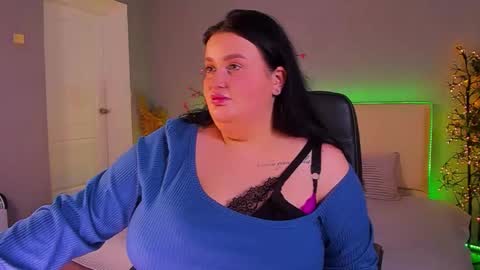 Monica online show from December 3, 1:31 pm