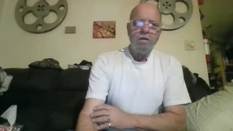 Snapshot of mondaymonday chatting on December 16, 12:27 pm mondaymonday online show from December 16, 12:27 pm