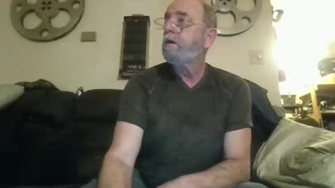 Snapshot of mondaymonday chatting on January 3, 11:25 am mondaymonday online show from January 3, 11:25 am