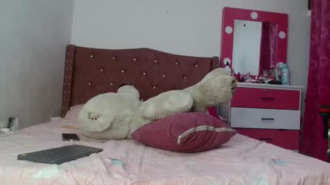 Snapshot of monica631590 chatting on September 20, 3:29 am Monica online show from September 20, 3:29 am