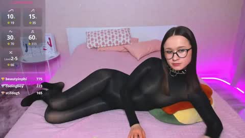 Monica online show from March 6, 10:15 pm