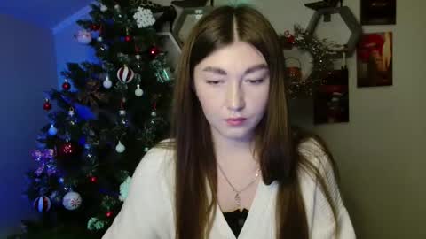 Snapshot of monica_sweets chatting on November 14, 7:18 am sweet girl and shine body online show from November 14, 7:18 am