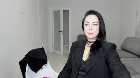 monica_weisss online show from February 27, 12:32 am