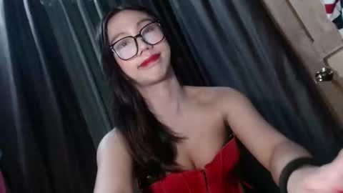 Snapshot of monicabrava69 chatting on December 15, 9:41 pm MonicaBravaa online show from December 15, 9:41 pm