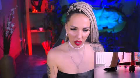 Monika online show from February 6, 3:09 pm