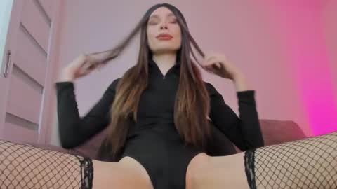 Snapshot of monicastark_ chatting on December 17, 4:24 pm monicastark_ online show from December 17, 4:24 pm