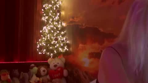 Snapshot of monicutex chatting on December 22, 3:22 am Monika online show from December 22, 3:22 am