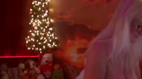 Snapshot of monicutex chatting on January 1, 6:47 am Monika online show from January 1, 6:47 am