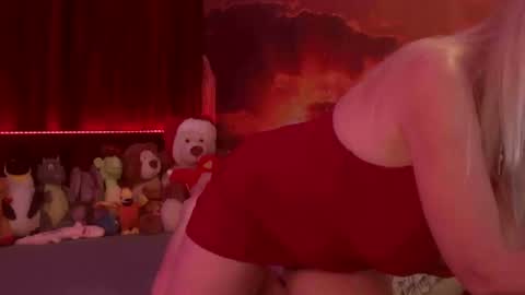 Snapshot of monicutex chatting on January 31, 3:20 am Monika online show from January 31, 3:20 am