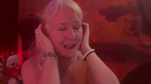 Snapshot of monicutex chatting on March 8, 6:32 am Monika online show from March 8, 6:32 am