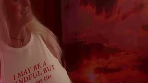 Snapshot of monicutex chatting on October 4, 1:25 am Monika online show from October 4, 1:25 am