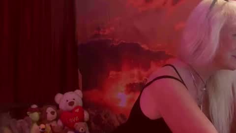 Snapshot of monicutex chatting on October 14, 2:01 am Monika online show from October 14, 2:01 am