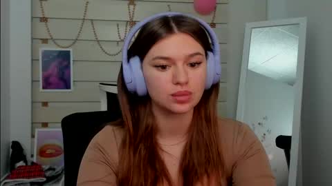 Monika online show from February 21, 2:27 pm