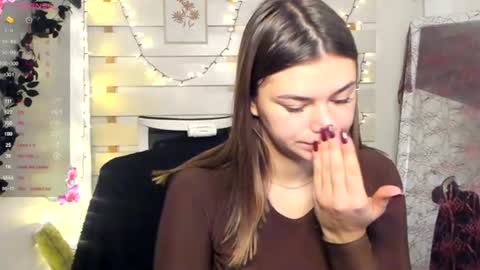 Monika online show from November 4, 1:10 pm