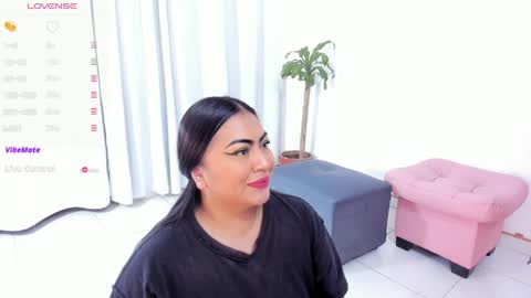 monikk__harrison online show from April 11, 12:42 pm