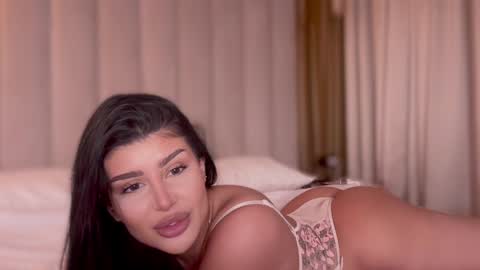 Snapshot of moniqueeass chatting on October 6, 2:03 pm Alessia online show from October 6, 2:03 pm