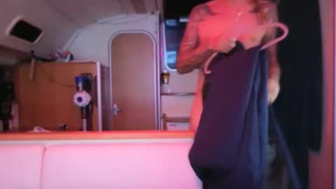 Monk and Mia online show from December 5, 4:54 am