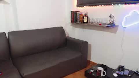 Snapshot of monkey_uchiha77 chatting on February 11, 8:10 pm simon dice online show from February 11, 8:10 pm