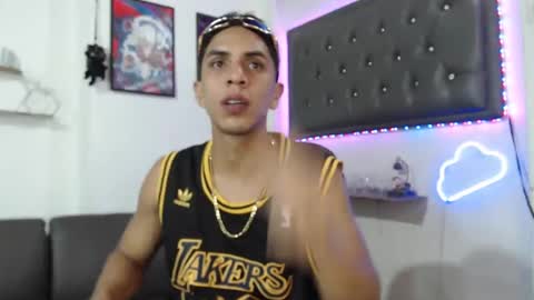 Snapshot of monkey_uchiha77 chatting on March 5, 12:33 pm simon dice online show from March 5, 12:33 pm