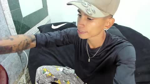 monkeyd_66 online show from February 2, 9:30 am