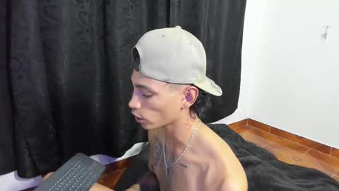 monkeyd_66 online show from September 13, 1:38 am