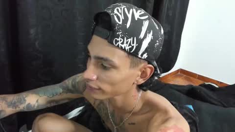 monkeyd_66 online show from September 20, 5:19 am