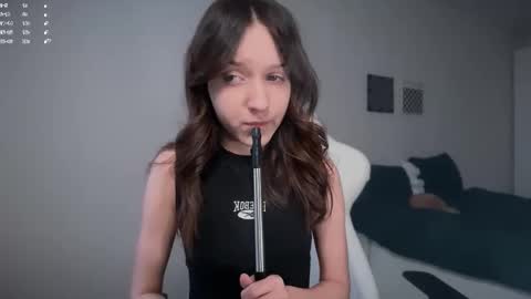 Snapshot of monnymoonn chatting on November 11, 8:25 am Mary online show from November 11, 8:25 am