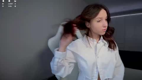 Snapshot of monnymoonn chatting on November 13, 7:51 am Mary online show from November 13, 7:51 am