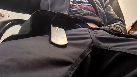 Snapshot of monster293147 chatting on December 8, 2:39 am monster293147 online show from December 8, 2:39 am