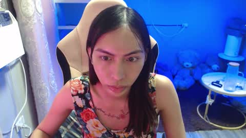 Snapshot of monstercockselfsuck chatting on October 4, 10:02 am ELYSE A SIMPLE GIRL online show from October 4, 10:02 am