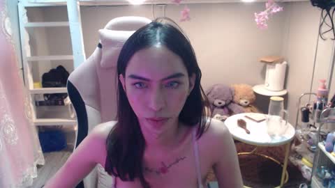 ELYSE A SIMPLE GIRL online show from November 29, 12:41 pm