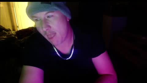 Snapshot of montana6897 chatting on January 20, 2:43 am Kingalby817 online show from January 20, 2:43 am