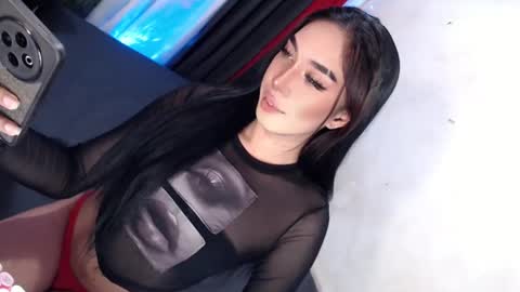 Snapshot of montrous_princessx chatting on January 12, 8:14 am Princess take me to private or password show online show from January 12, 8:14 am