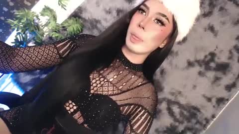 Snapshot of montrous_princessx chatting on February 10, 6:42 am Princess take me to private or password show online show from February 10, 6:42 am