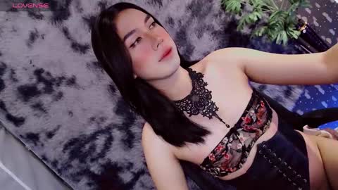 Snapshot of montrous_princessx chatting on February 25, 11:08 am Princess take me to private or password show online show from February 25, 11:08 am