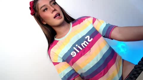 Snapshot of montrous_princessx chatting on November 13, 10:14 am Princess take me to private or password show online show from November 13, 10:14 am