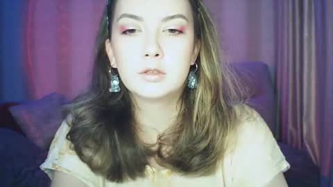 moodiemira online show from October 7, 3:31 pm